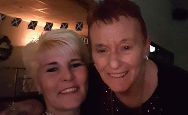 Lorraine is raising money for Ayrshire Hospice in memory of her mum and ex-nurse, Nancy