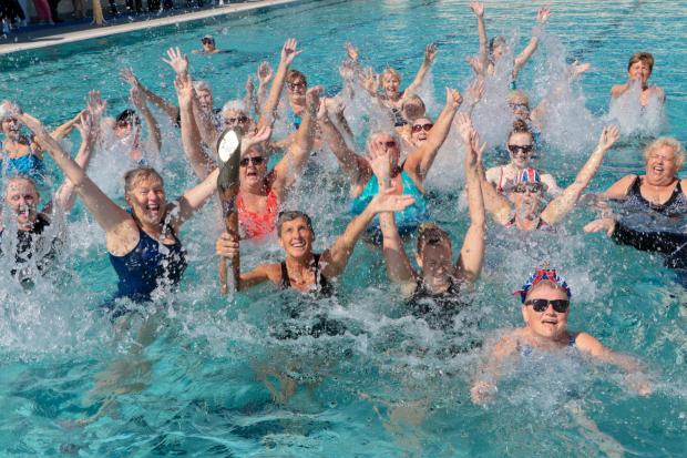 Cumnock Chronicle: Happy splashing at New Cumnock swimming pool